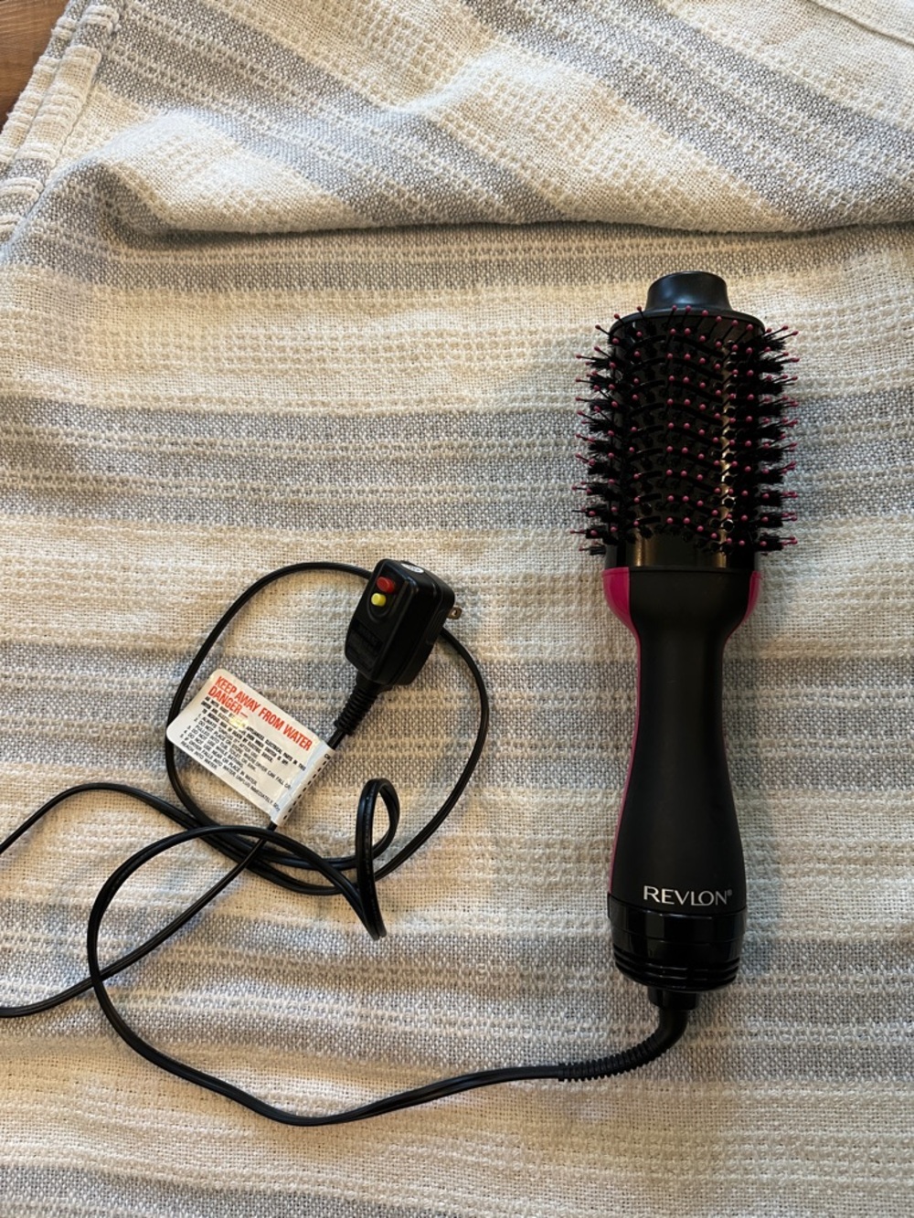 Revlon Black and Pink Hot Air Styling Brush - Picture 5 of 7